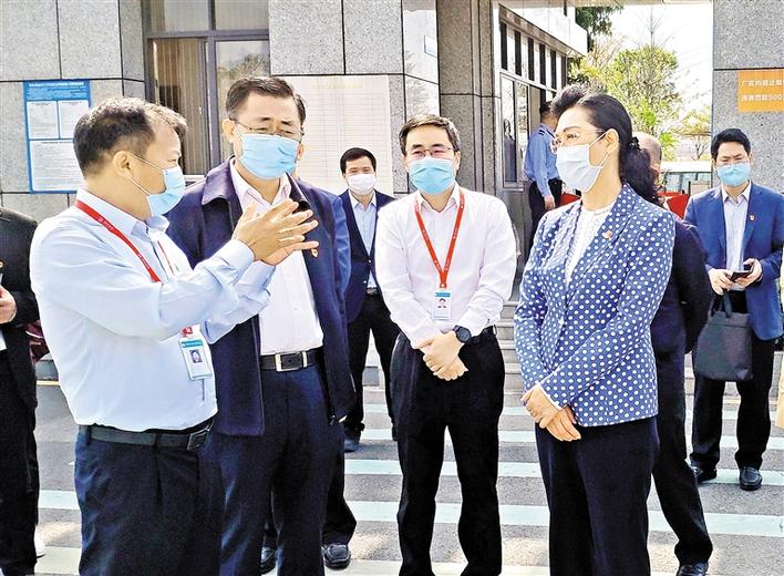 2月27日上午，市政协党组书记、市委常委、统战部部长林洁率队到光明