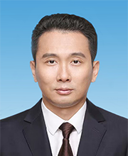 <p>王崇峰</p>
