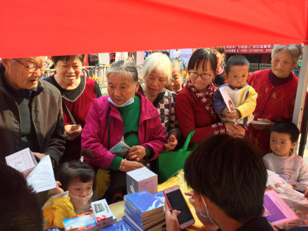 公明推广安装反诈APP，宣传普及防邪反诈知识