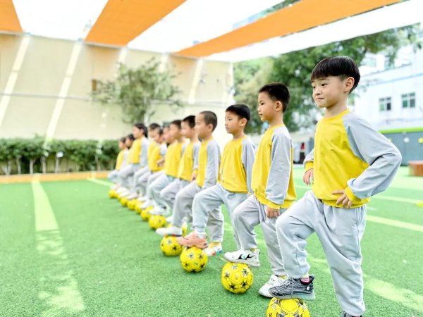 光明教育新突破！光明区共8所学校（幼儿园）上榜全国足球特色学校.jpg